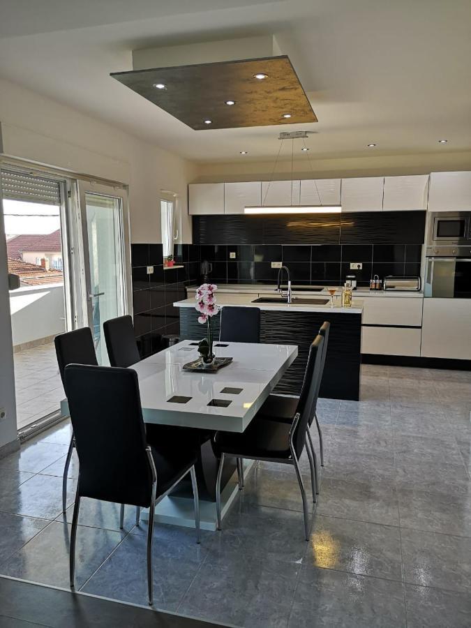 Apartment Istuk Kaštela Εξωτερικό φωτογραφία