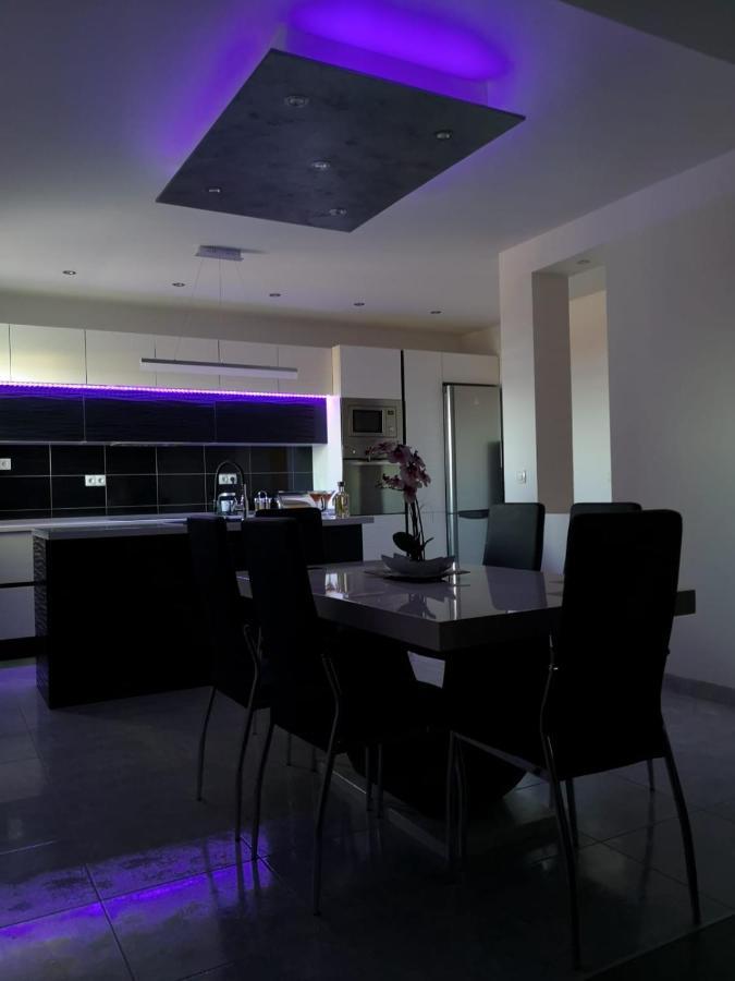 Apartment Istuk Kaštela Εξωτερικό φωτογραφία